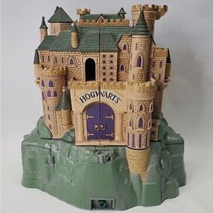 Harry Potter vintage Hogwarts castle